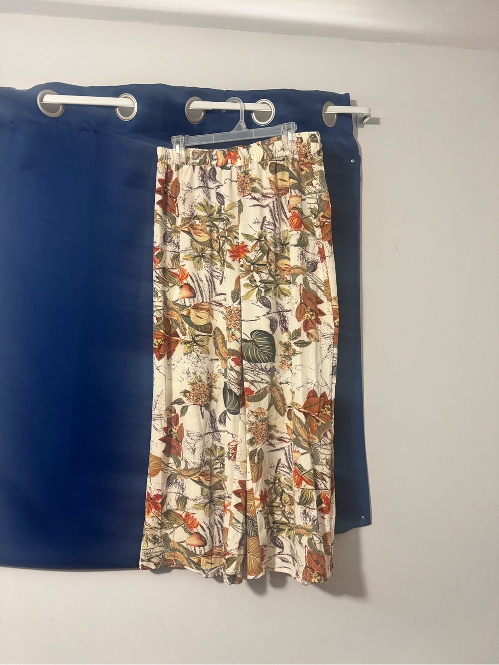 SHEIN Cream flare pants with Orange, Green & Brown Botanical Print